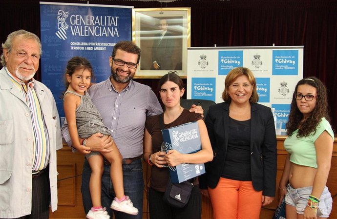 Entrega de pisos de alquiler social de la Generalitat en Chiva