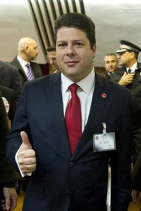 Picardo dice que los pescadores españoles pueden seguir faenando si cumplen legislación gibraltareña