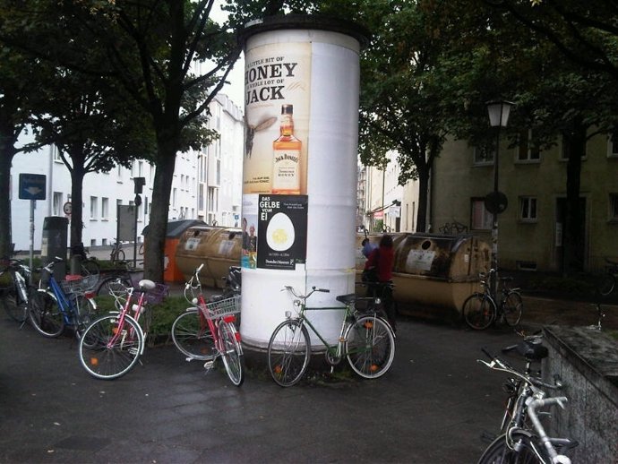 Soporte para colocar carteles en Teruel