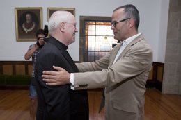 El arzobispo de Santiago y el conselleiro de Cultura