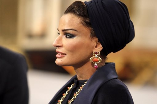 Mozah bint Nasser al Missned, segunda esposa del jeque hamad bin khalifa al than