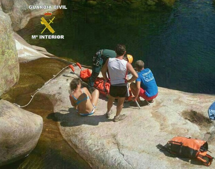 Rescate del senderista sevillano en una poza natural de Cáceres