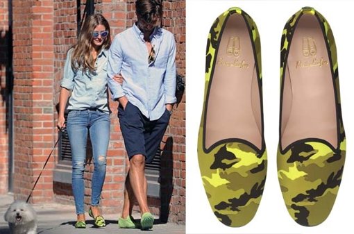 Olivia Palermo con slippers flúor de camuflaje