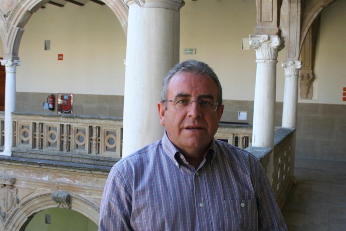 El doctor en Filología Antonio Bueno González