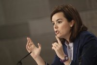 Sáenz de Santamaría, "esperanzada" por una buena evolución de Cifuentes en el hospital