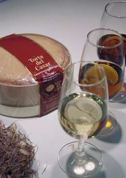 Torta del Casar y Vinos de Jerez