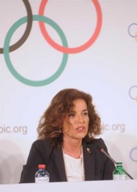 Botella destaca que Cifuentes está "estable" y espera que se recupere lo antes posible 