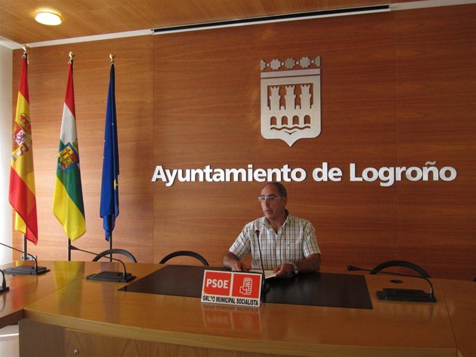 El portavoz del Grupo Municipal Socialista, Domingo Dorado