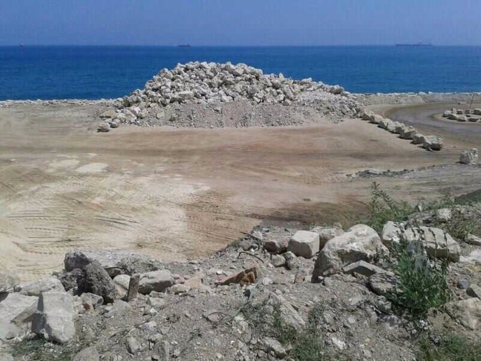 Arena para los rellenos del espigón en Gibraltar