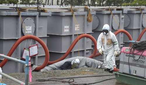 Tanques con agua radiactiva en Fukushima-1