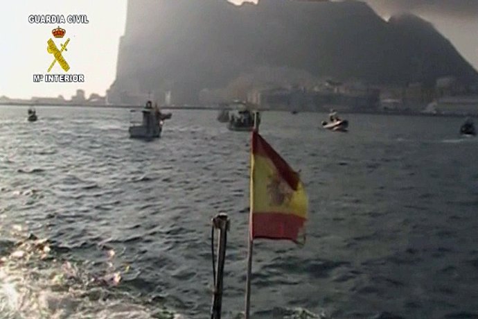 Los pescadores protestan en el Estrecho de Gibraltar
