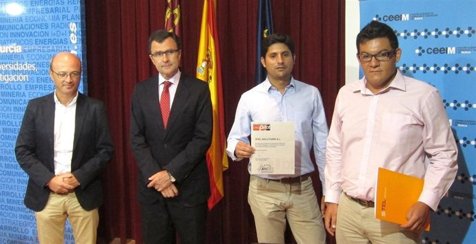 Hernández, Ballesta y representantes de Stel Solutions