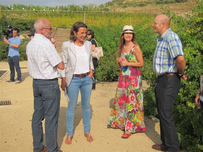 Cuca Gamarra con responsables del Parque Municipal de Jardinería