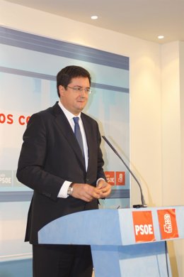 Óscar López