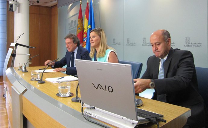 De Santiago-Juárez, Del Olmo y el director general de Presupuestos