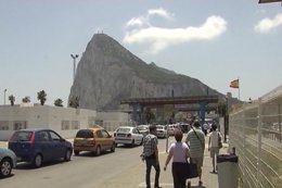 Continúan los controles y las colas en Gibraltar