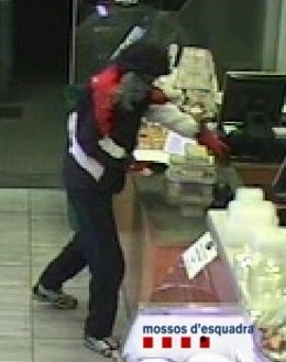 El detenido por atracar varios comercios en Terrassa.