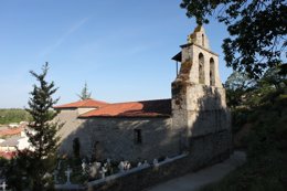 Vista exterior del templo de Pobladura de Aliste (Zamora)