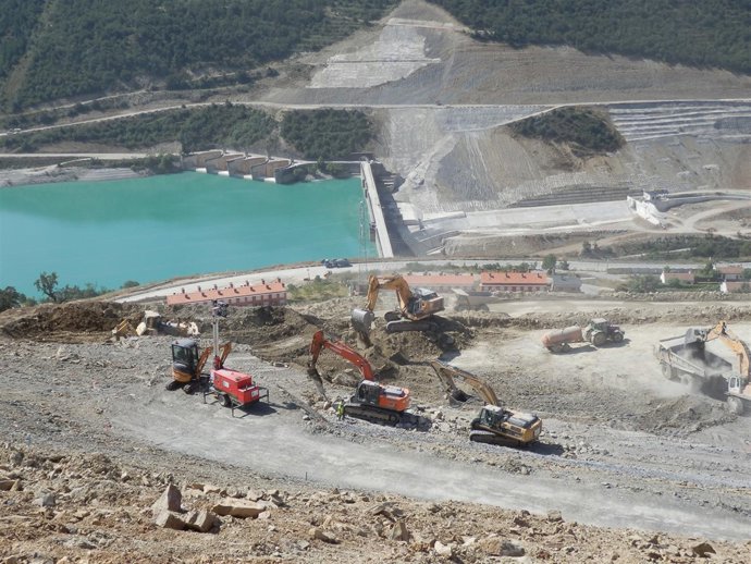 Obras de la presa de Yesa