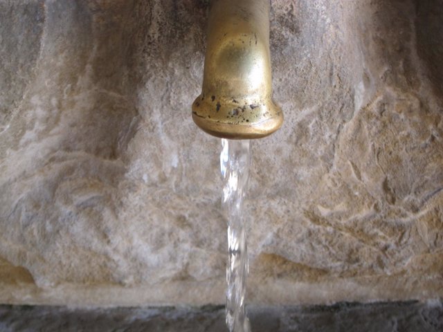 Agua, fuente