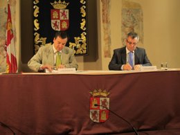 Firma del convenio entre la Junta y Aetical.