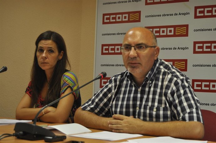 Sonia Vergasa y Juan Carlos Cantín, de CC.OO.-Aragón.