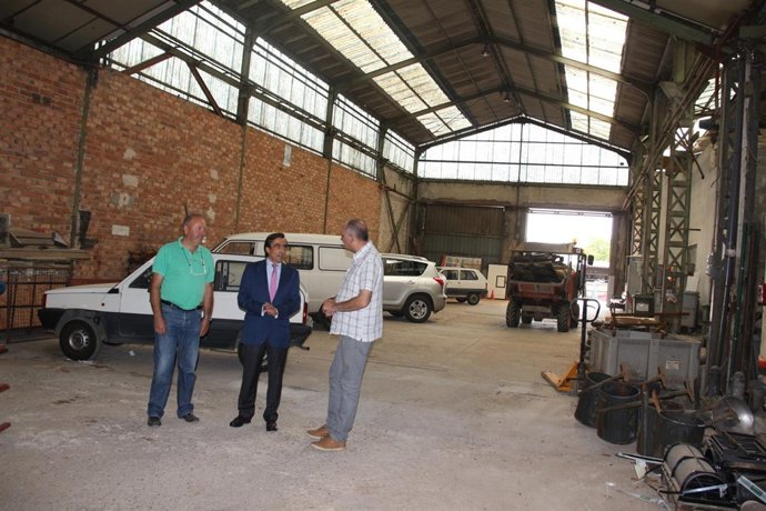 El alcalde en los talleres municipales