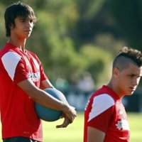 Óliver Torres y Cristian Rodríguez, fuera de la lista