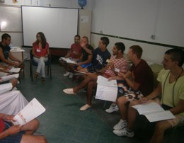 Jóvenes reclusos participan en un curso de Arrabal-AID y el IAJ