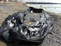 Una zodiac con 39 subsaharianos logra llegar  a Ceuta