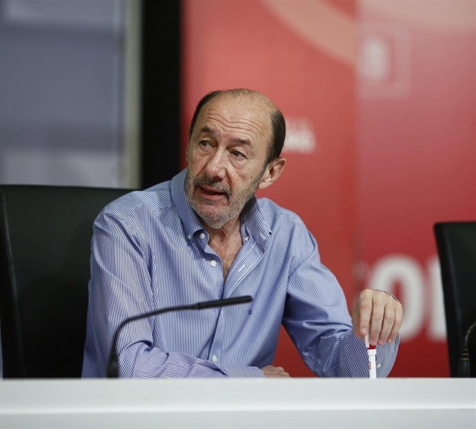 Valenciano y Rubalcaba en la Ejecutiva Federal del PSOE