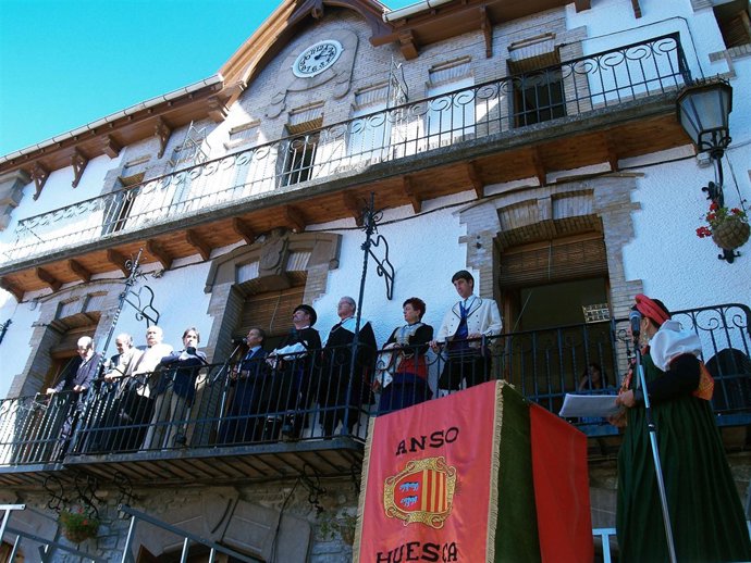 Día del Traje Ansotano.     