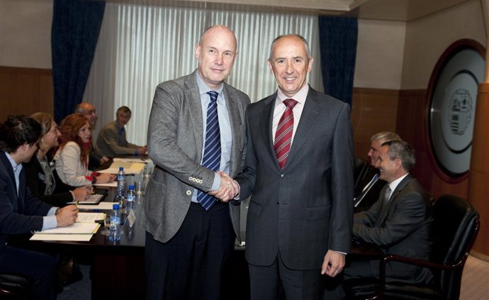 El consejero Erkoreka con el ararteko Lamarca