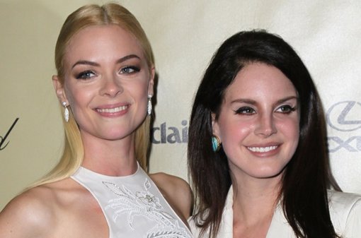 Lana del Rey junto a la modelo Jaime King 