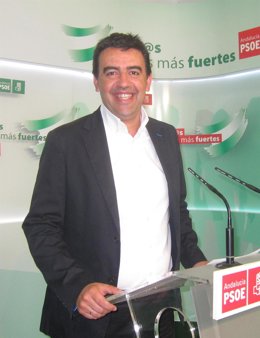 Mario Jiménez, este lunes en rueda de prensa