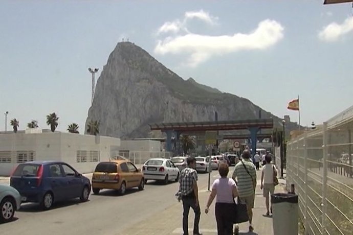 Continúan los controles y las colas en Gibraltar