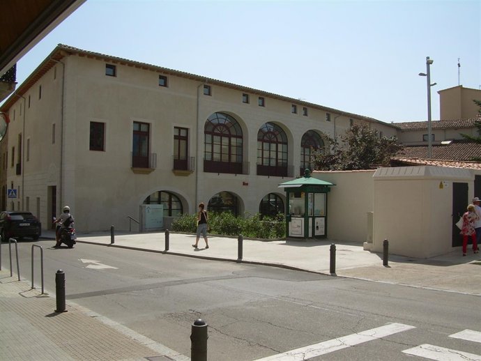 Una caseta prefabricada sustituye un antiguo centro de transformación en Vic
