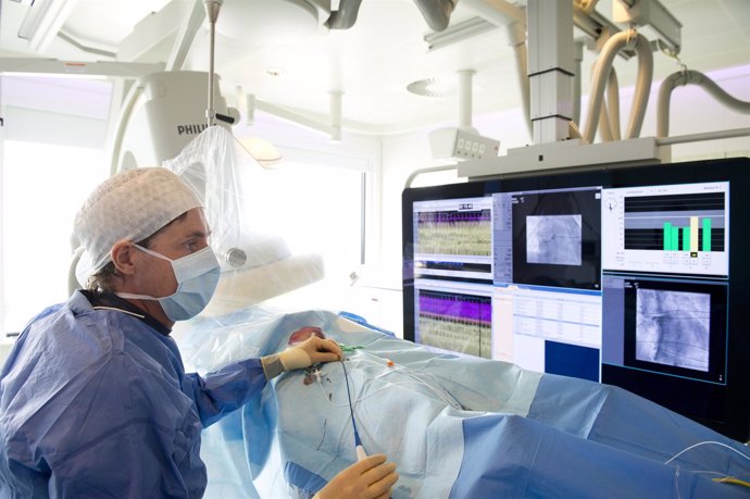 Imagen de una operación en el Hospital Catharina con 'AlluraClarity'