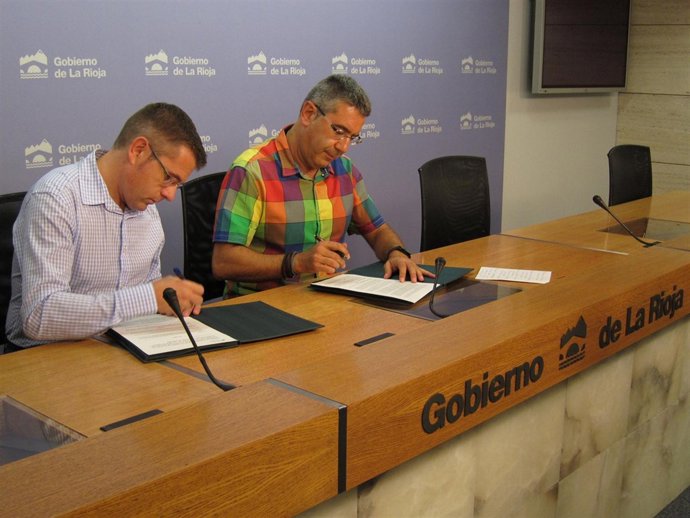 Firma convenio Obras Públicas con ayuntamiento de Murillo