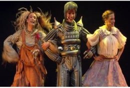 Esecna De 'El Maravilloso Mago De Oz' De Rodecatón Teatro 