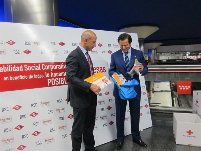 Cavero durante la campaña 'Para que pinten un futuro de colores'