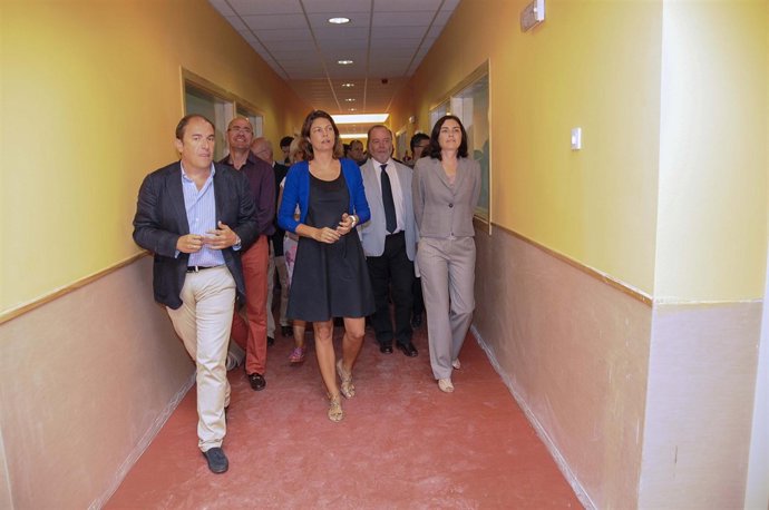 Figar durante su visita al colegio público Antonio Mingote