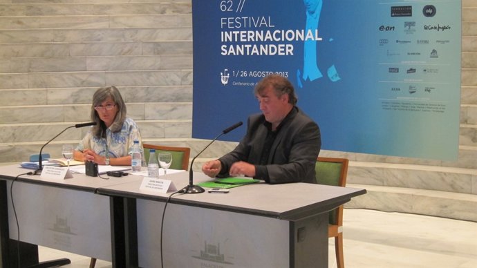 El director del FIS y la directora ejecutiva, en rueda de prensa
