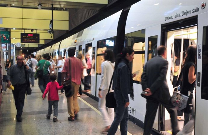 Usuarios De La Red De Metrovalencia.