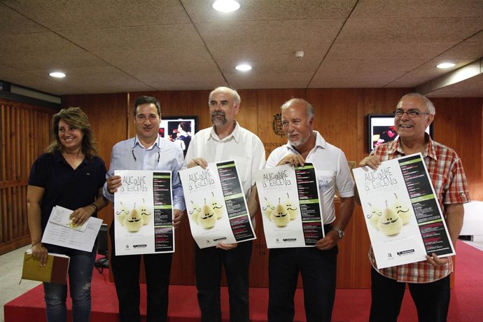 Participantes en la presentación del ciclo 'Alicante a Escena'.