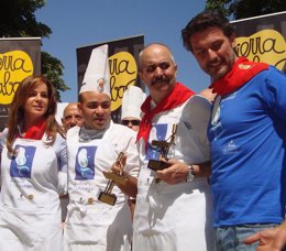 Clemente, a la izquierda, en la tradicional 'judiada' de La Granja