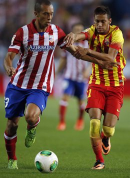 Neymar y Miranda en el Atlético - Barcelona de Supercopa