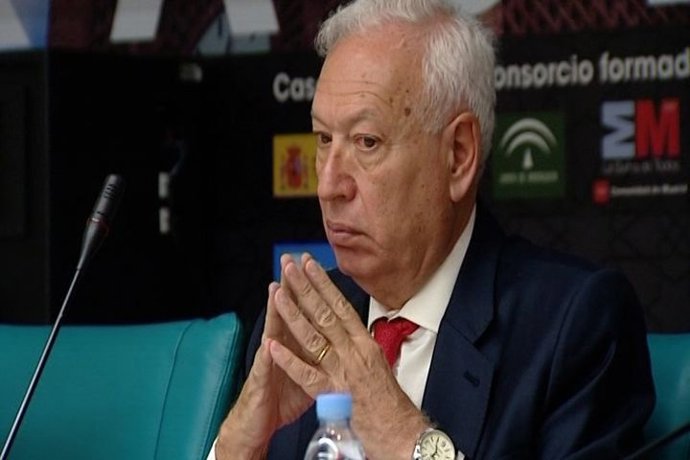 Margallo hablará con Cameron cuando retire los bloques