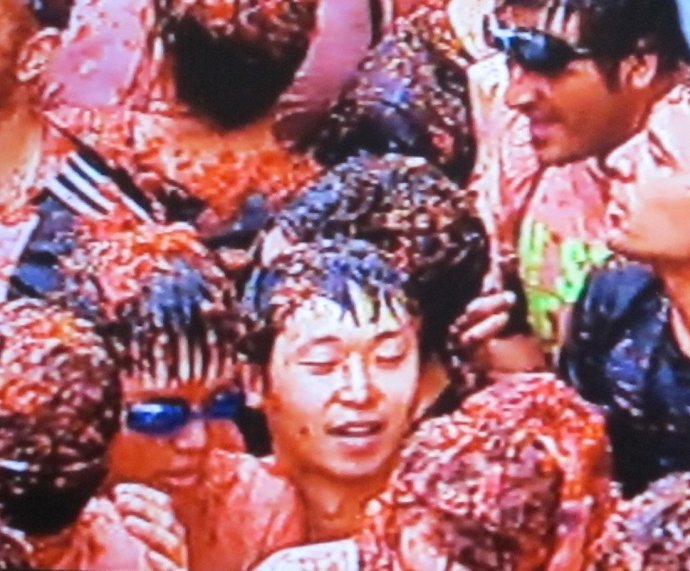 130.000 Kilos De Tomate Lanzados En Buñol