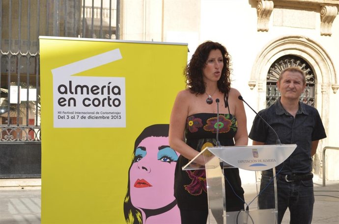 Vázquez, junto a Serrano, en rueda de prensa